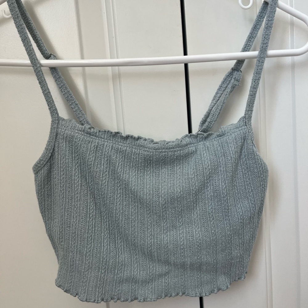 xs hollister crop top